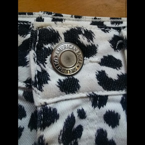 AMERICAN EAGLE Stretch Shorts Black & White Cheetah. - Picture 4 of 6